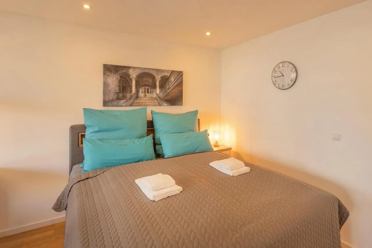 Sweethome - Business Apartment Mit Kuche Und Balkon München