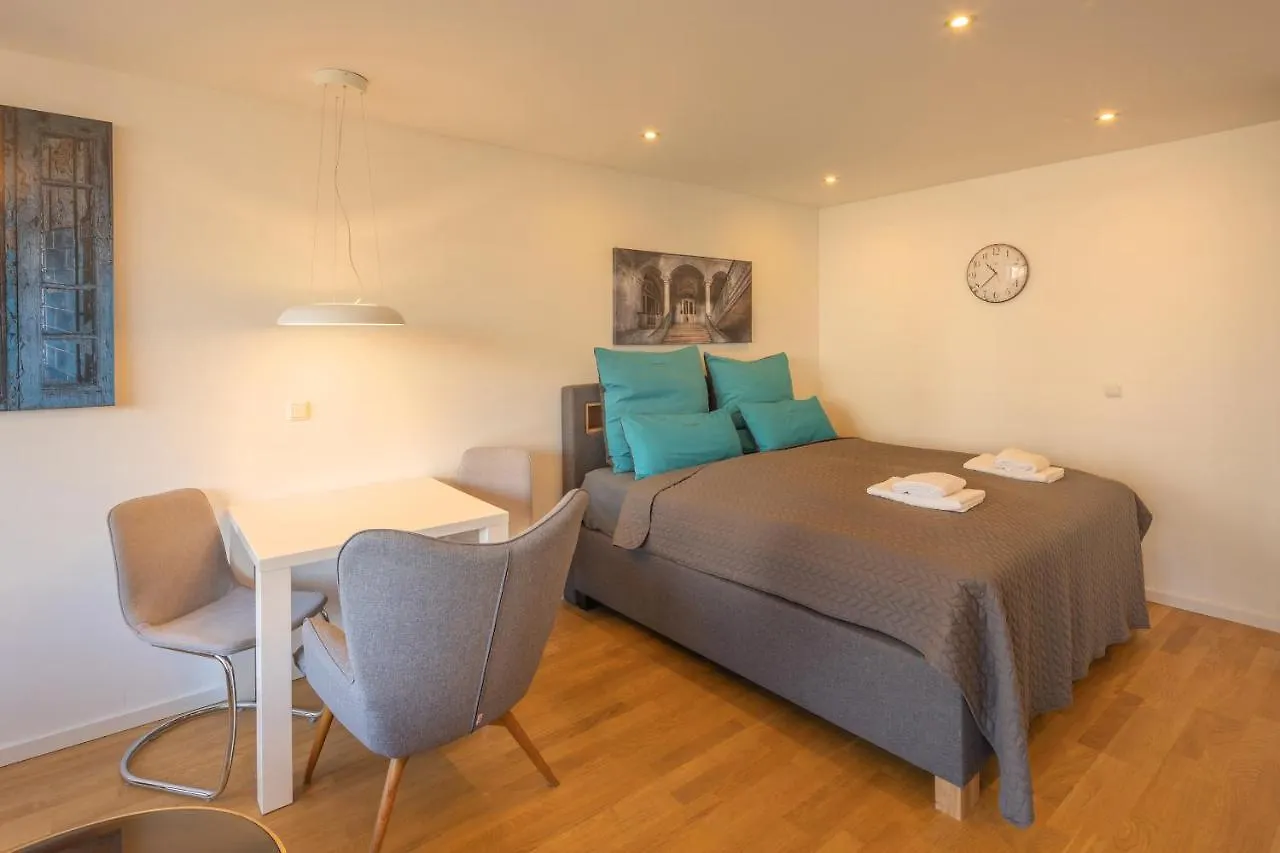 Sweethome - Business Apartment Mit Kuche Und Balkon München